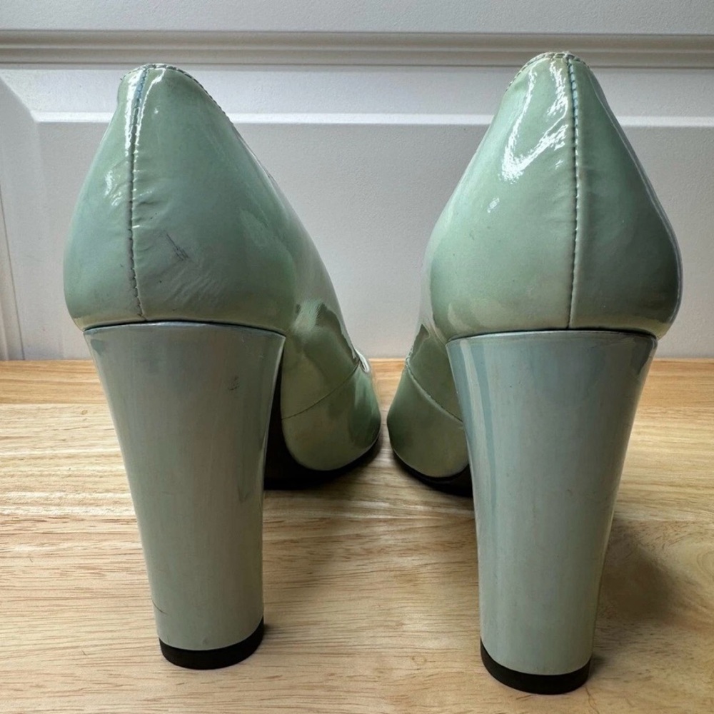 Stuart Weitzman Mint Green Patent Heels - Picture 7 of 9